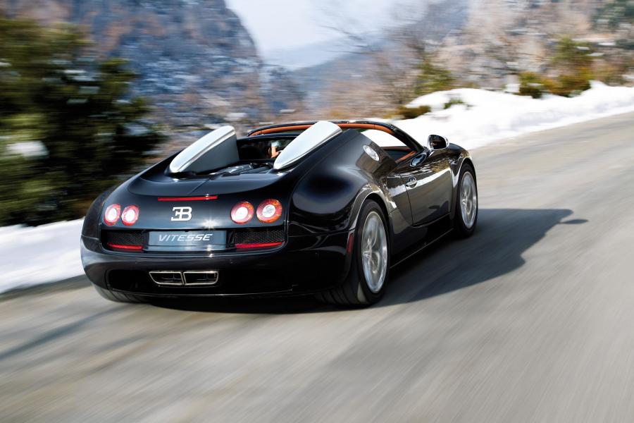  Bugatti Veyron 16.4 Grand Sport Vitesse 2012 года  (фото 13 из 32)
